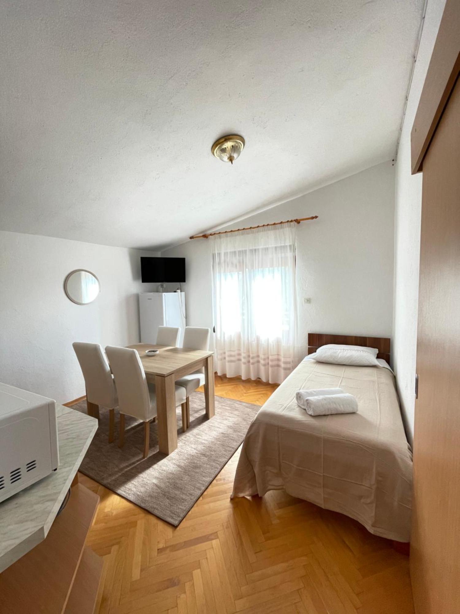 Apartmani Ivanka Starigrad Paklenica Extérieur photo