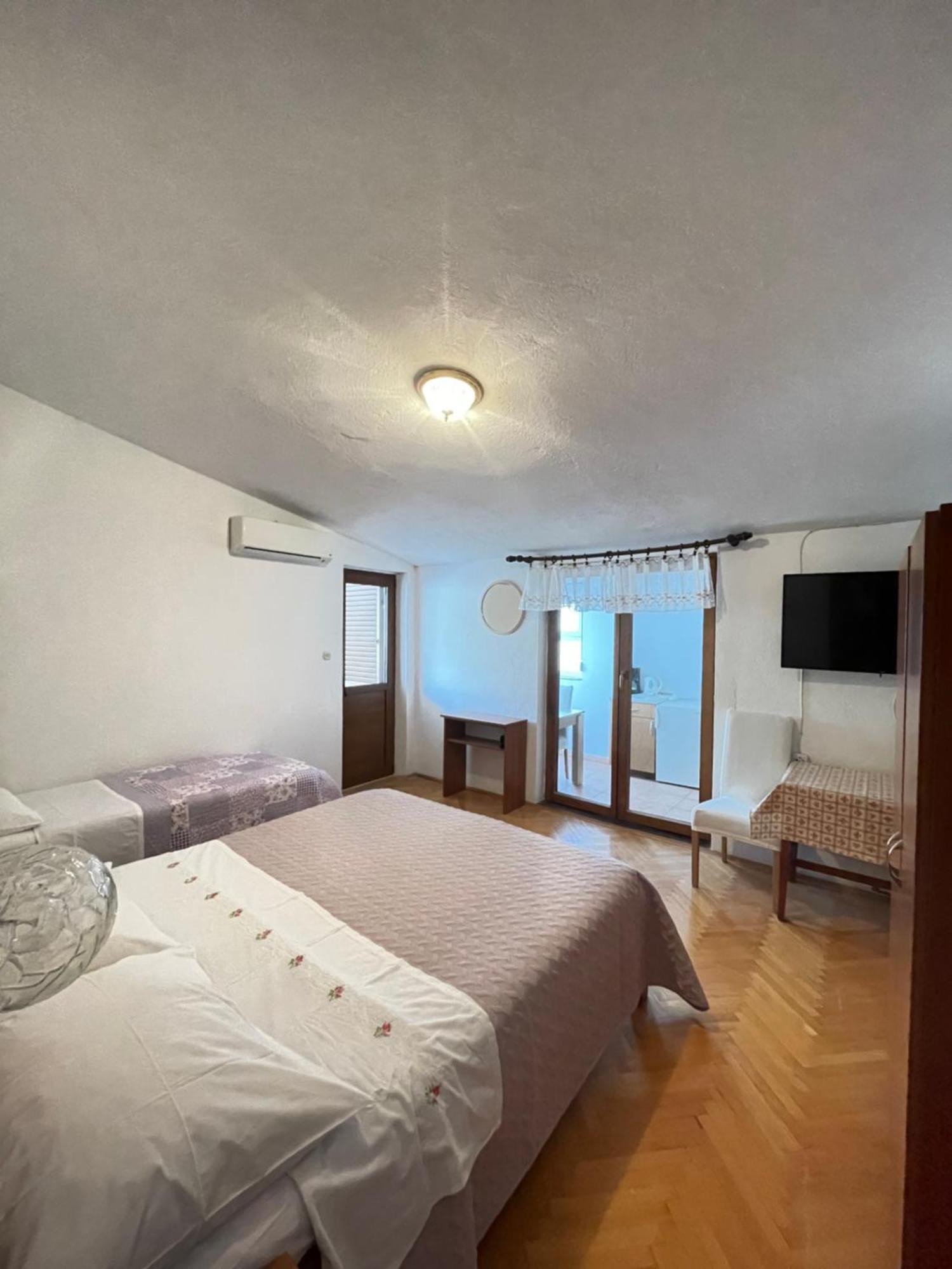 Apartmani Ivanka Starigrad Paklenica Extérieur photo