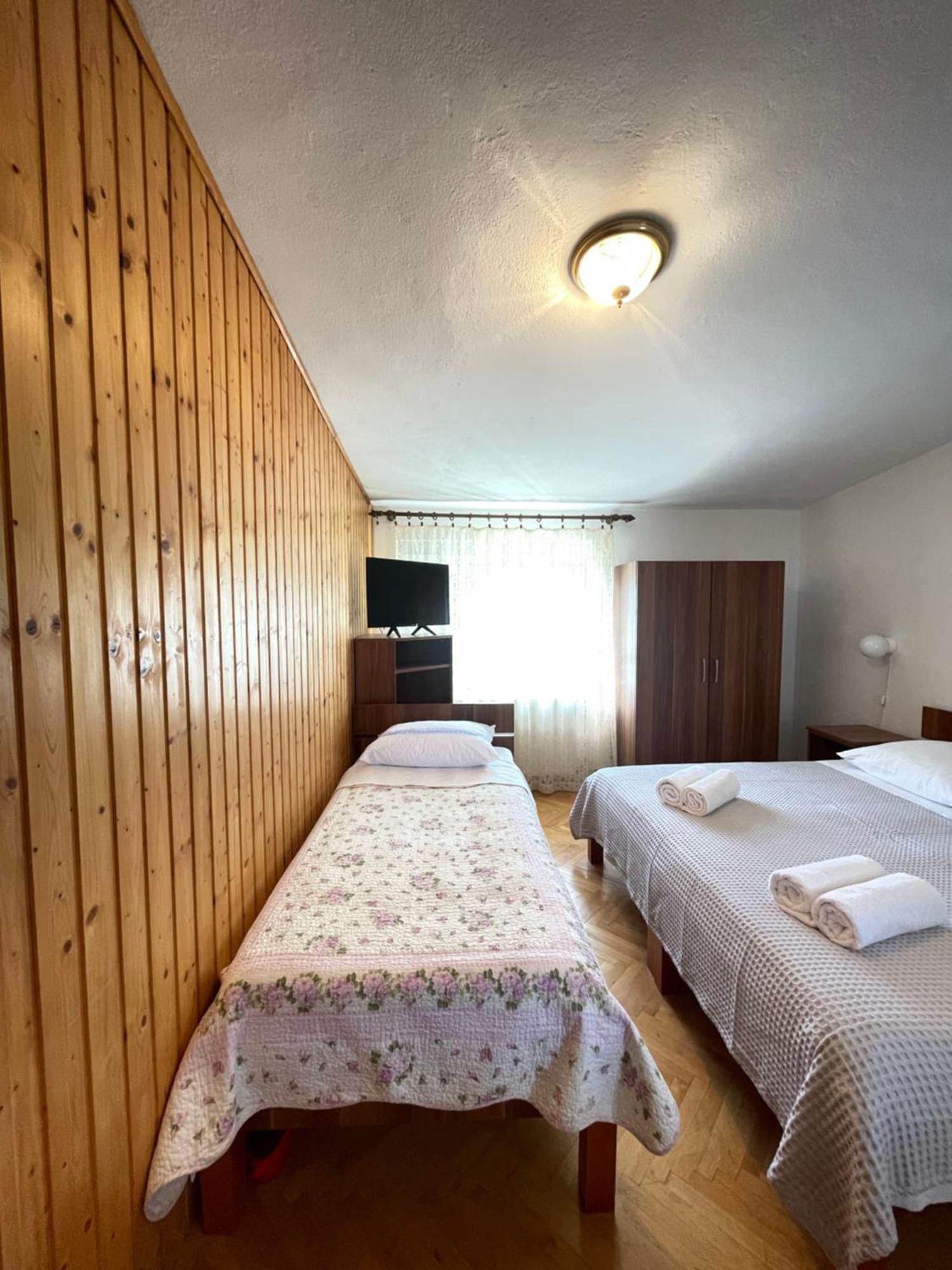 Apartmani Ivanka Starigrad Paklenica Extérieur photo